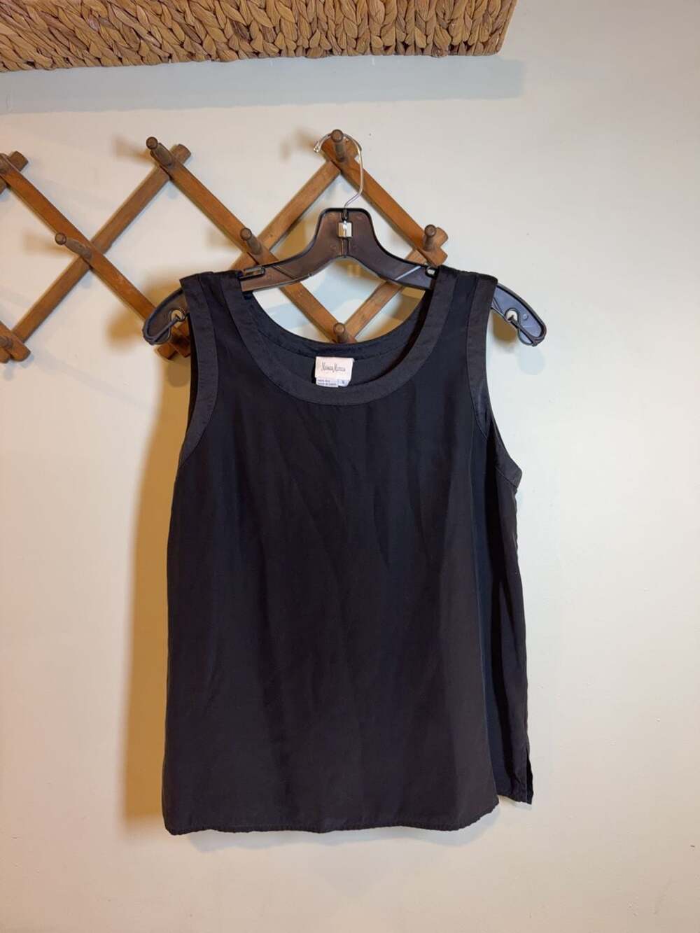 Neiman Marcus 100% Silk Black Sleeveless Tank Top Size S